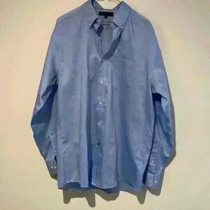 Tommy Hilfiger men’s light blue non iron dress shirt